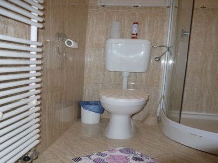 Éva 2 Apartmanház5