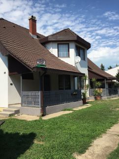 Balaton House Apartman