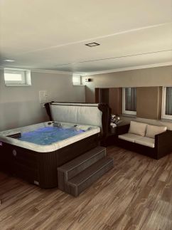 Zóra Apartmanház 25