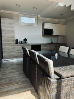 Zóra Apartmanház 27