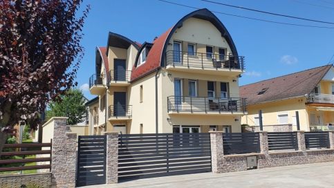 Zóra Apartmanház 210