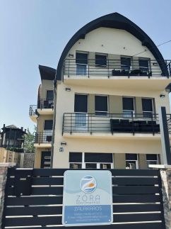 Zóra Apartmanház 2