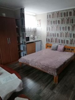 Angela Apartman8