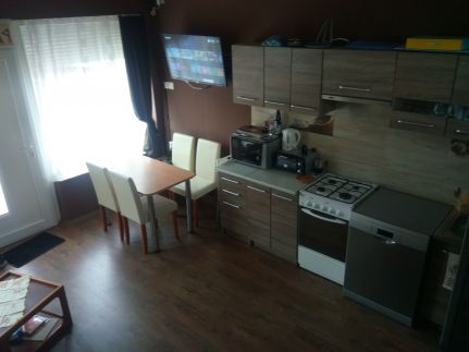 Suri Apartman