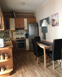 Dina Apartman8