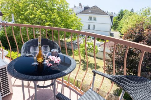 Compass Apartmanok IV.