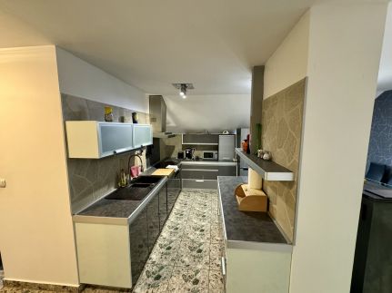 Tina Apartman4