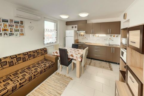 Pipacs Lak Apartman5