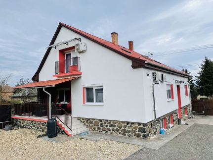 TLanna Apartman22