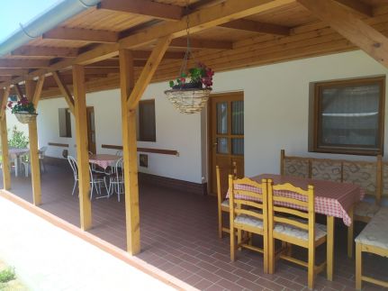 Álmos Apartman1