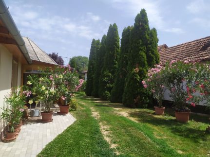Álmos Apartman