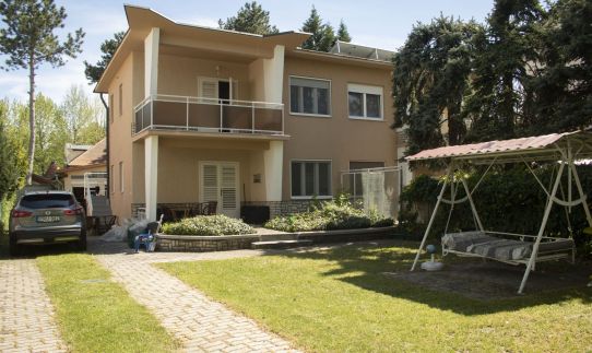 Flóra Aranypart Apartman