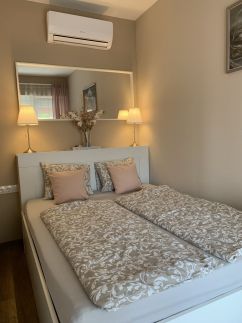 Mia Apartman25