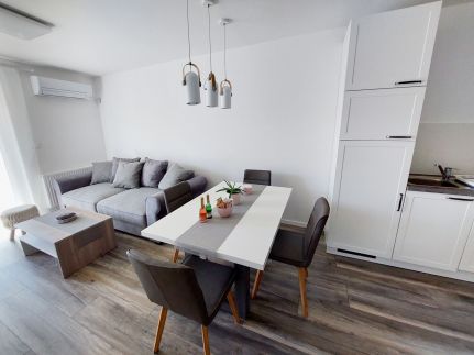 Juhar Apartman