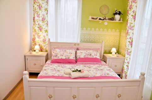 Romantic Apartman35