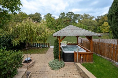 Arborétum Jakuzzis Nyaraló33