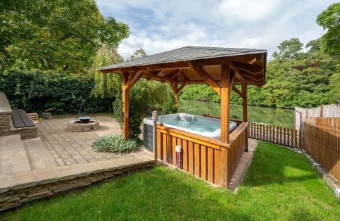 Arborétum Jakuzzis Nyaraló40