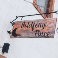 Holdfény Pince