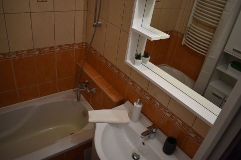 Frézia Apartman2