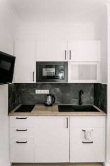 Black & Wood Apartment8