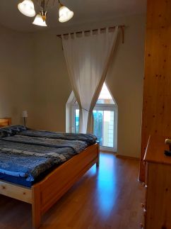 KataKunyhó Apartman25