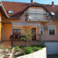 Napsugár Apartman