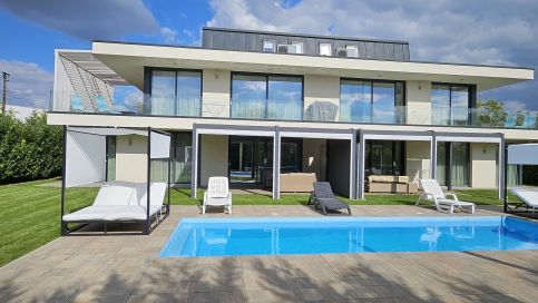 Almádi Luxus Apartman13