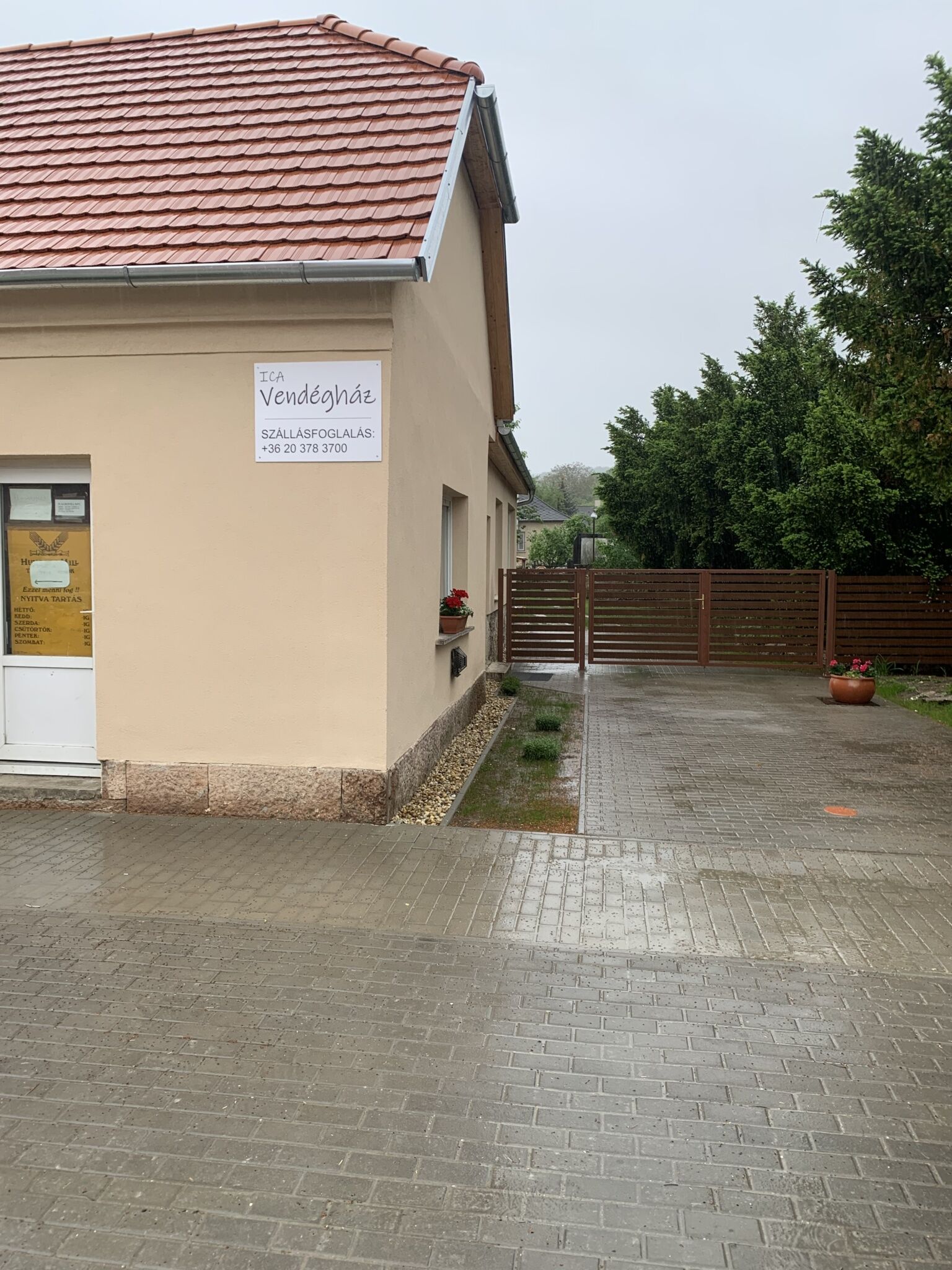 Ica Vendégház – Süttő fotó 1