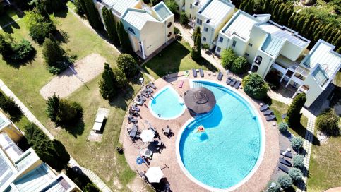 Poolside Apartman10