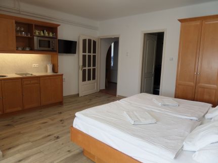 Silent Apartmanház15