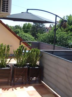 Silent Apartmanház35