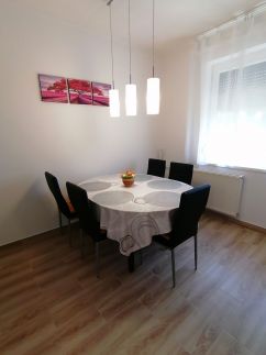 Tímea Apartman12