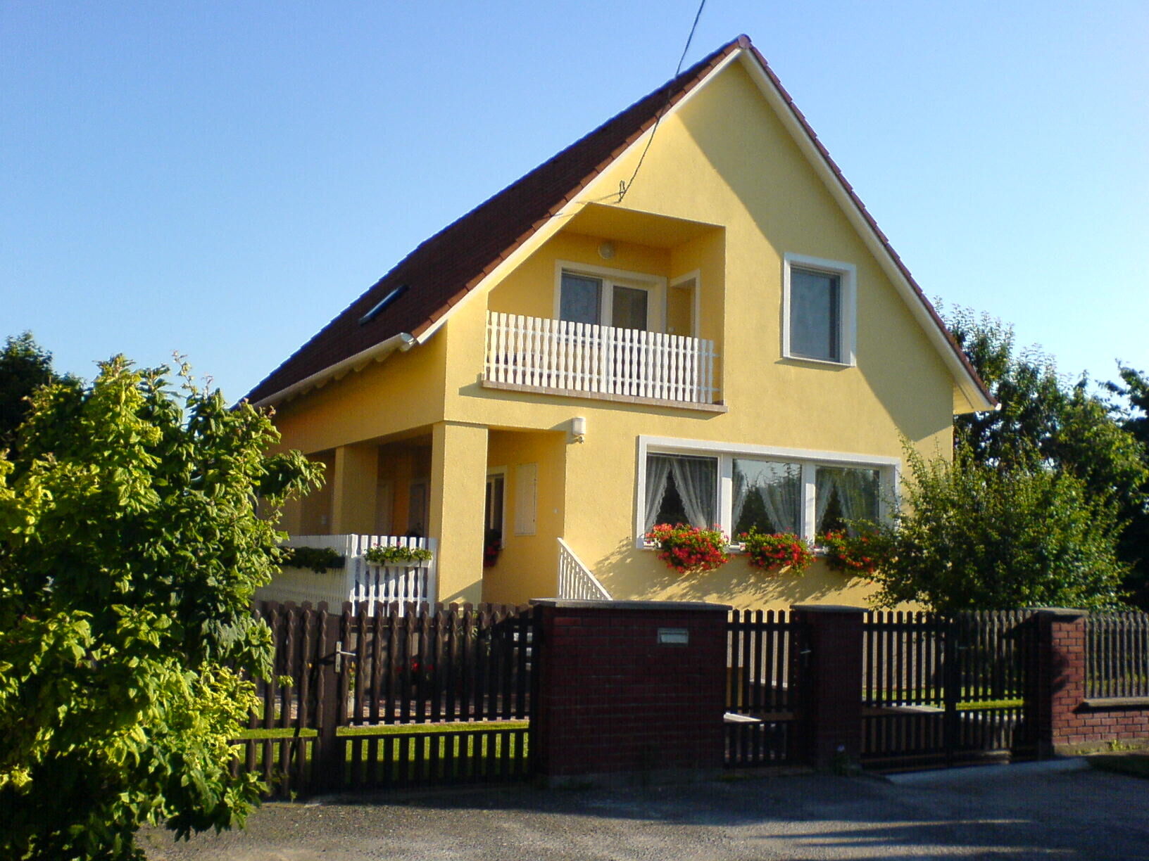 Dóri Vendégház – Kápolnásnyék