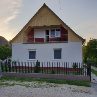 Várlak Villa 2
