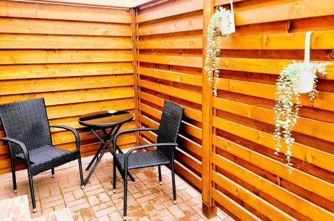 Indira Vendégház14