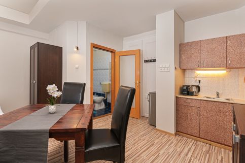 Világóra Apartman7