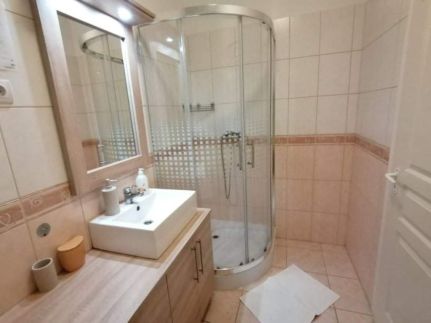 Zöld Béka Kölcsey I. Apartman7