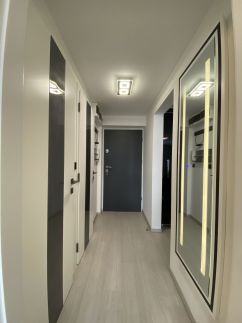 Silver Lakeside Apartman8