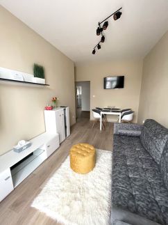 Holiday Apartmanházak23