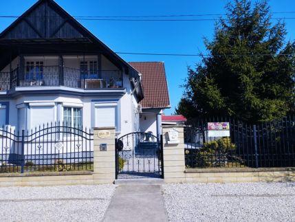 Viola Apartmanház47