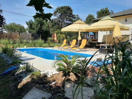 Á.D.PoolGarden Apartman24