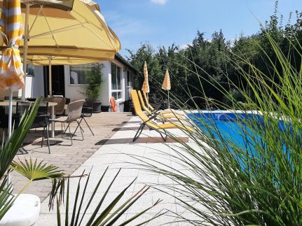 Á.D.PoolGarden Apartman16