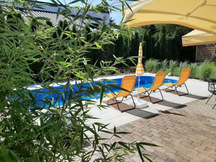 Á.D.PoolGarden Apartman18