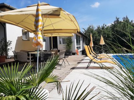 Á.D.PoolGarden Apartman6