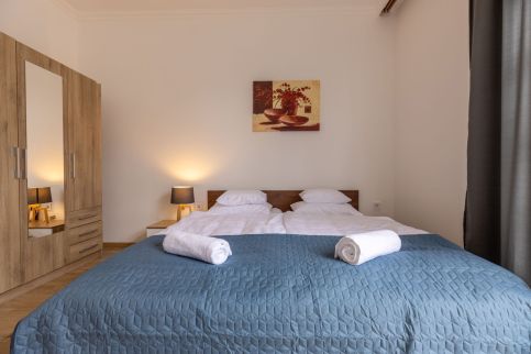 Compass Apartmanok I.10