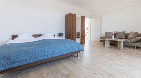 Compass Apartmanok I.28