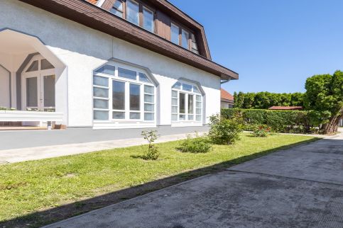 Compass Apartmanok I.5