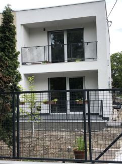 Partközeli Ház1