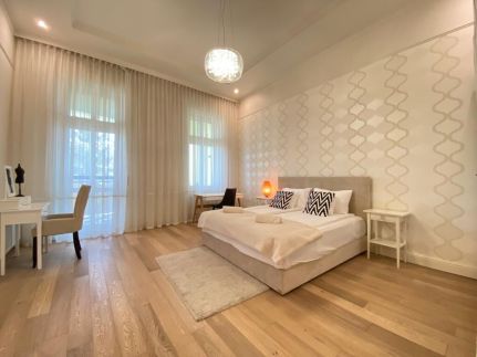 Romantic Riverview Bestern Apartman25