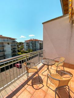Aranypart16 Apartman